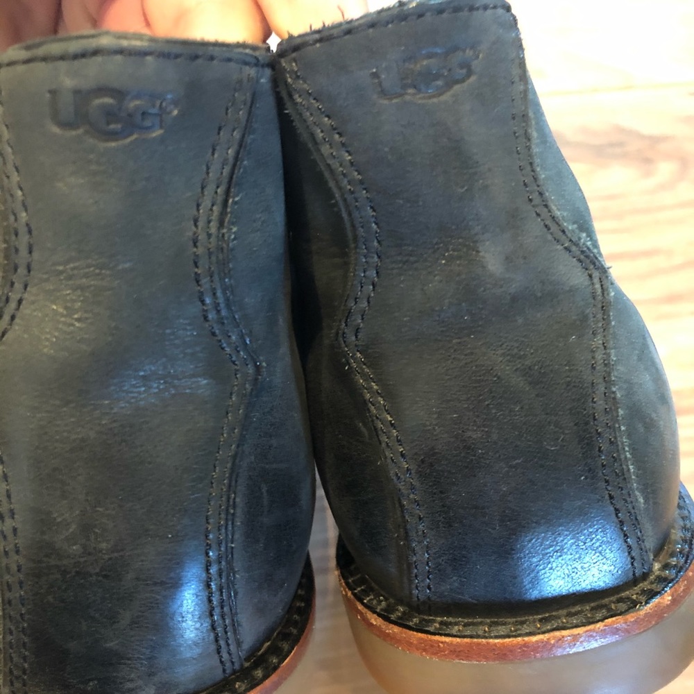 Uggs Men Black Boots - Picture 2 of 4